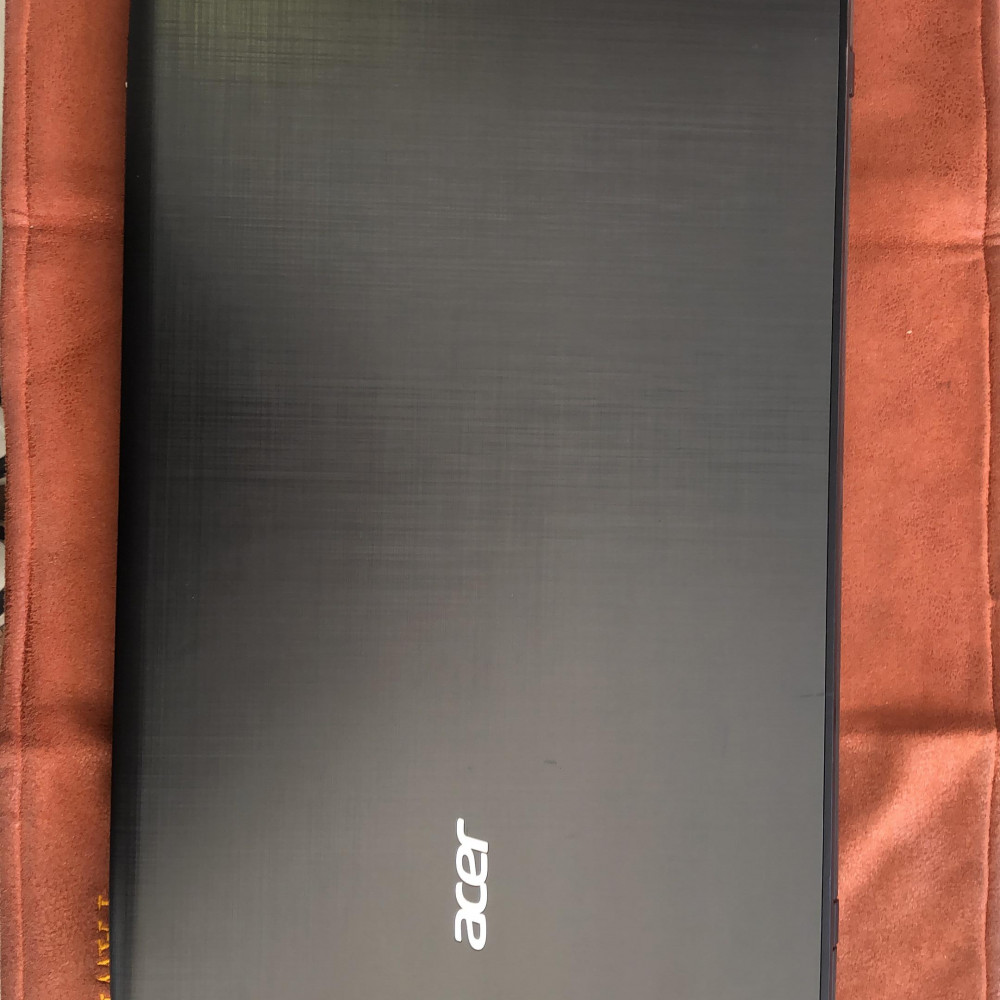 ACER E5-576 i3 8. Nesil 8GB RAM 256GB SSD