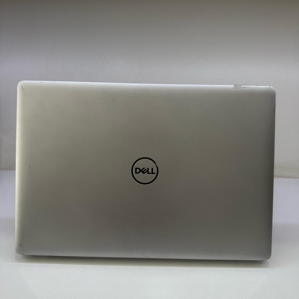 Dell Inspiron Intel Core i5 8. Nesil 4GB RAM 128GB SSD 1TB HDD AMD Radeon 530 Grafik Kartı 4GB